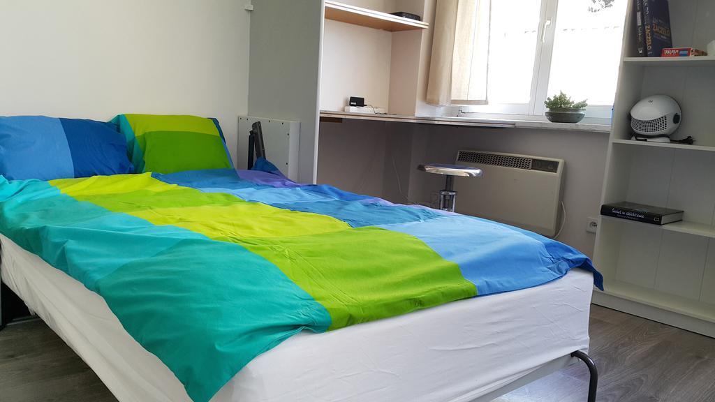 Bluegrayorange Lägenhet Poznań Exteriör bild