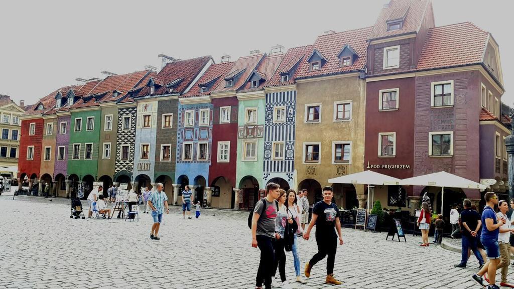 Bluegrayorange Lägenhet Poznań Exteriör bild